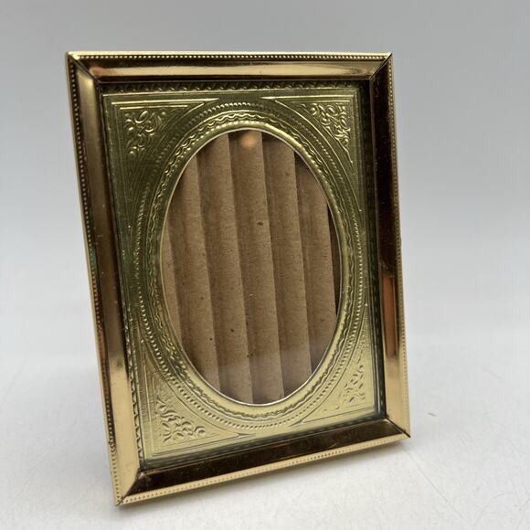 Gold Vintage Brass Picture Frame Ornate Stamped Oval Brass Mat 2.5 x 3" - Picture 1 of 4